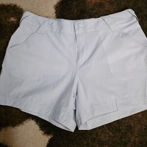 Columbia PFG Gray Cargo Shorts with Classic Style